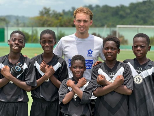 Hero in Ghana – Die Kraft des Sports