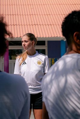 Esmée auf Curaçao – Die Kraft des Sports